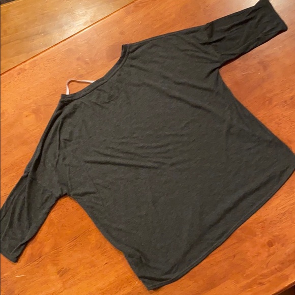 Small Calvin Klein 1/2 sleeve top - Picture 4 of 4